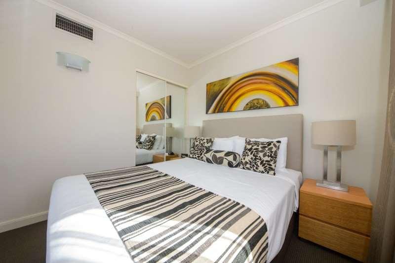 Central Cosmo Apartment Hotel Брісбен Номер фото