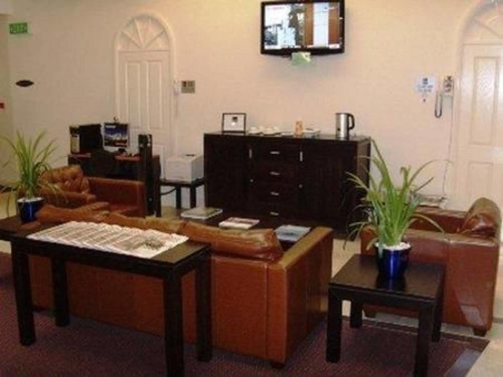 Central Cosmo Apartment Hotel Брісбен Номер фото